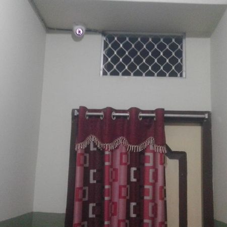 Ganesh Lodge Puri Bagian luar foto