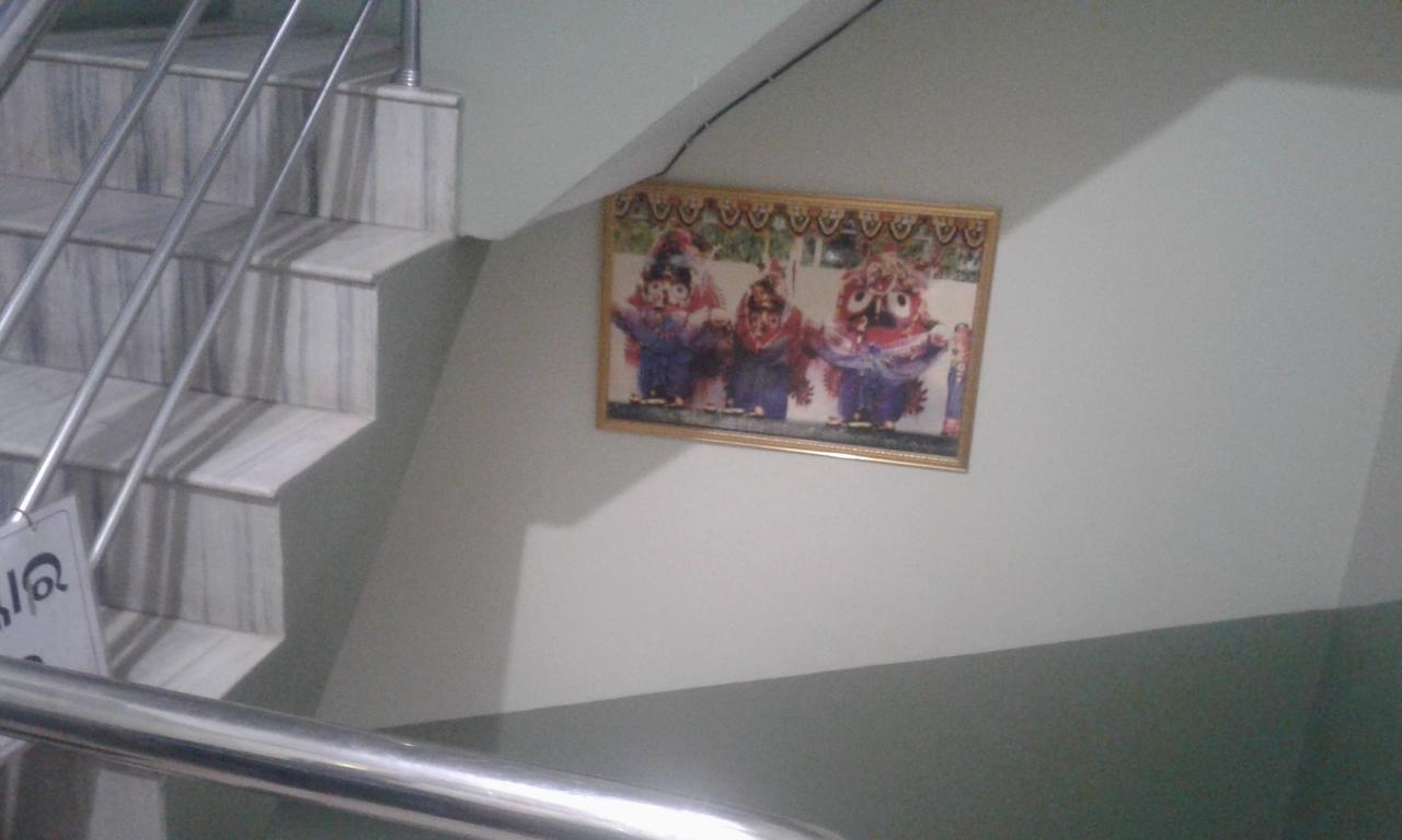 Ganesh Lodge Puri Bagian luar foto